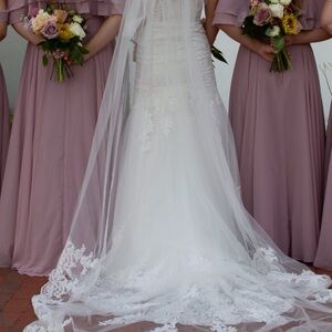 Elegant White Lace Wedding Dress